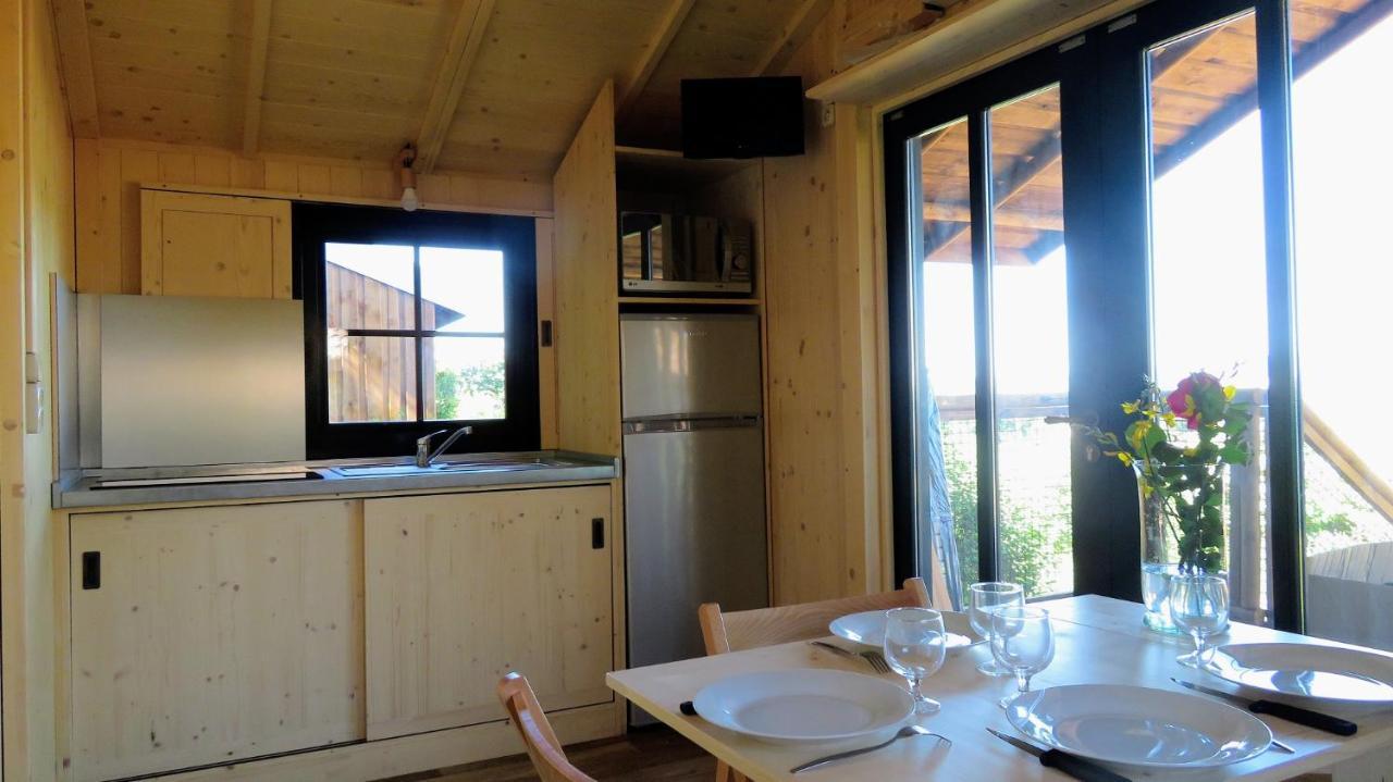 Lodges Du Camping Les 4 Saisons Grane Exteriör bild
